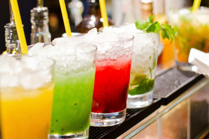 Tergoda Banyak Minum Manis Saat Berbuka dan Sahur, Ini Dampaknya