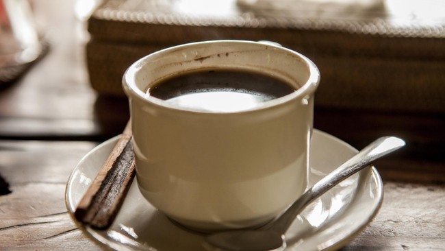 Efek Kebanyakan Kopi: Sakit Kepala Hingga Risiko Serangan Jantung