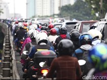 Lalu Lintas di Sejumlah Jalan Arteri Jakarta Macet Senin Pagi