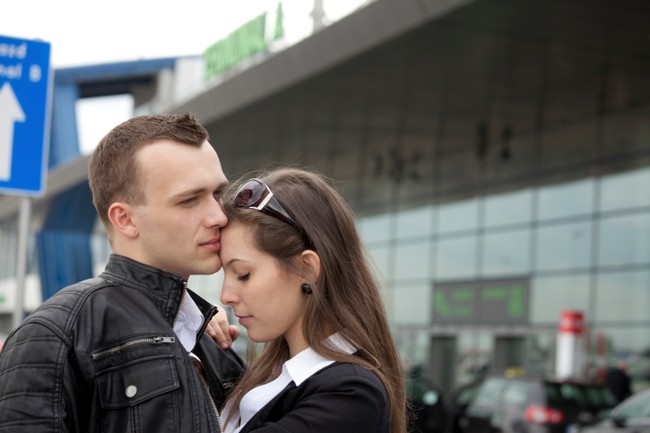 Meski Terpisah Jarak, Cara Berikut Bisa Bantu Jaga Keintiman Pasutri
