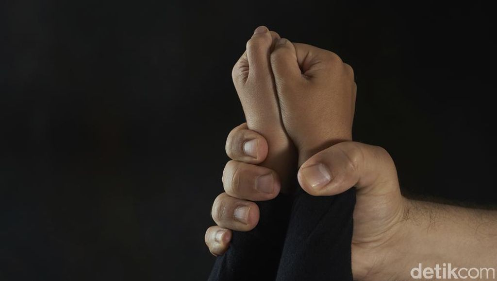 Bejat! Pria Bandung Perkosa 2 Anak Tiri di Bawah Umur Sejak 2017