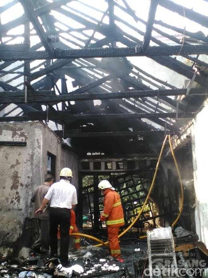 Rumah yang Diduga Dibakar Rampok Hangus, Ini Penampakannya