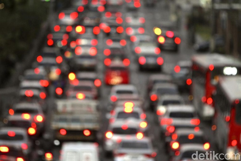 Arus Balik Libur Imlek, Tol Cikampek Arah Jakarta Padat Arus Balik Libur Imlek, Tol Cikampek Arah Jakarta Padat