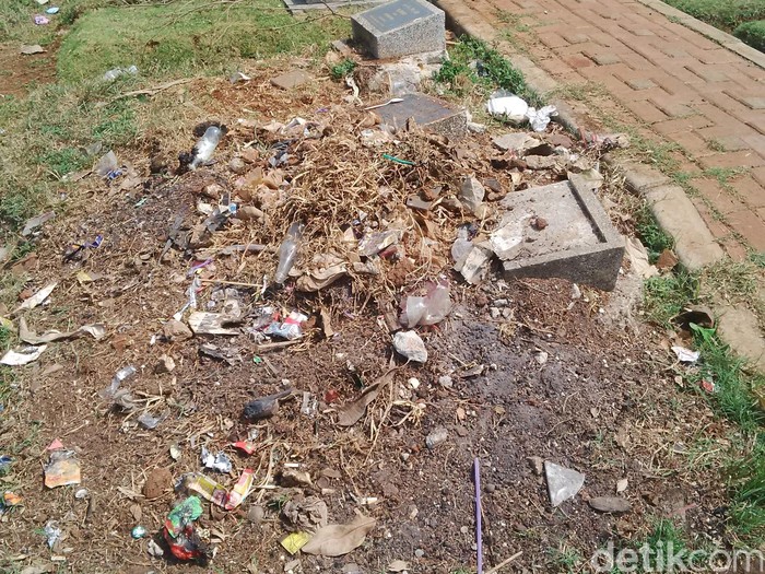 Colek Pak Ahok, TPU Karet Bivak Masih Kotor dan Berkambing