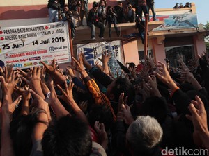 Acara Belum Usai, Gunungan Batu Akik Sudah Ludes Dirayah Warga