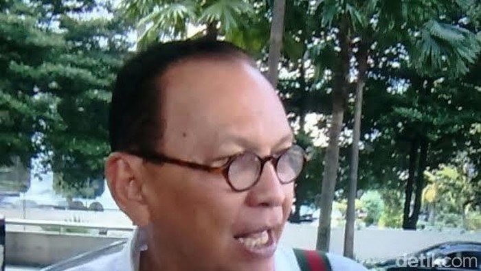 Roy Marten Datangi KPK Bersama Kyai dari Salatiga, Ingin Bertemu Johan Budi