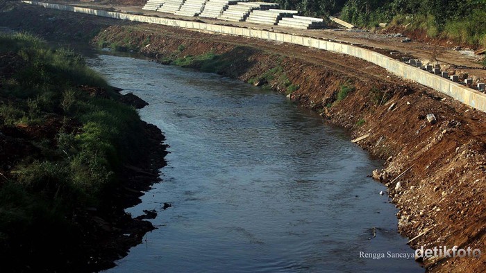 Ahok Siapkan Perda atau Pergub Khusus untuk Atur Warga Bantaran Ciliwung