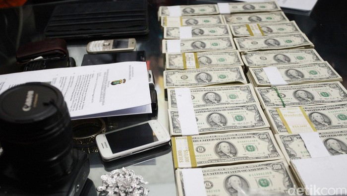 Bawa Dolar AS Senilai Rp 3 M, Ian Sempat Hindari Razia Polisi