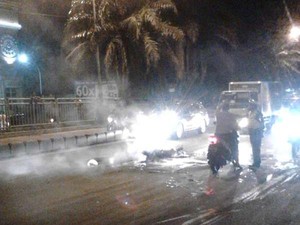 Vespa Terbakar di Underpass Gandaria CIty