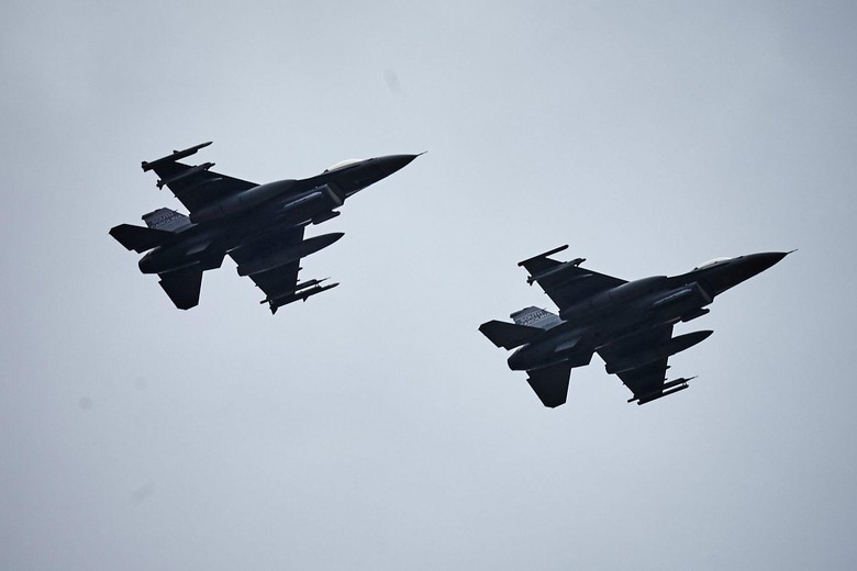 Pilot Rusia Tewas Usai Pesawat Tempurnya Ditembak Jatuh di Suriah Pilot Rusia Tewas Usai Pesawat Tempurnya Ditembak Jatuh di Suriah