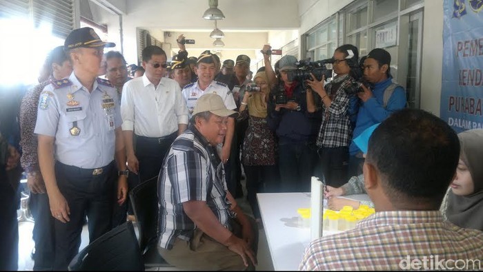 Sidak Terminal Bungurasih, Menhub Jonan Minta Kondisi Terminal Dibenahi