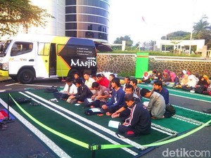Impian Sobirin Memasang Internet Gratis di Masjid Berjalan
