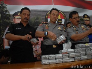 Pelajar di Jombang Diringkus Polisi Bawa 1.000 Butir Petasan