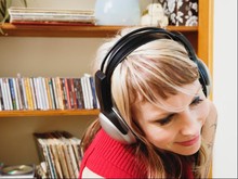 35 Lagu Kenangan 90-an Indonesia Bikin Nostalgia Berat