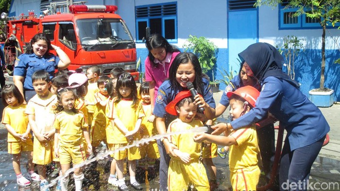 Tak Cuma Padamkan Api, ini Aneka Tugas Lain PMK Surabaya