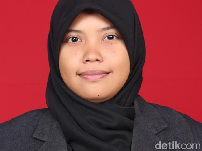 Siti, Anak Kuli Bangunan yang Jadi Lulusan Terbaik Unsoed