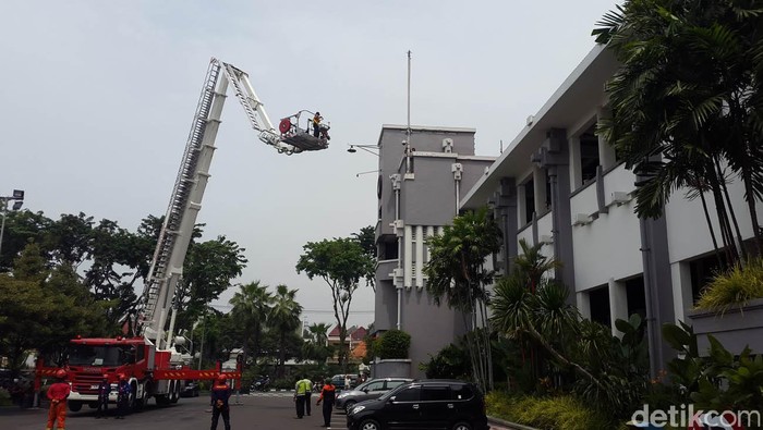 Generasi Baru Tim Pemadam, dari Srikandi Baruna hingga Skylift