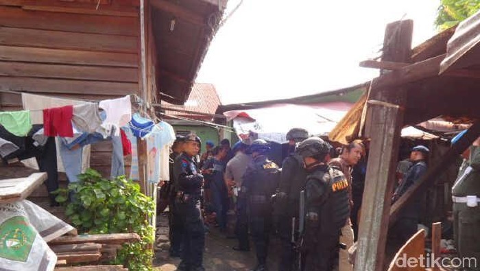 Gerebek Kampung Narkoba Polresta Pekanbaru Tangkap 14 Orang