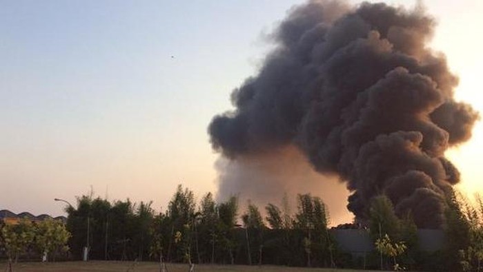 Kebakaran Terjadi di Permukiman di Belakang Grand Cakung