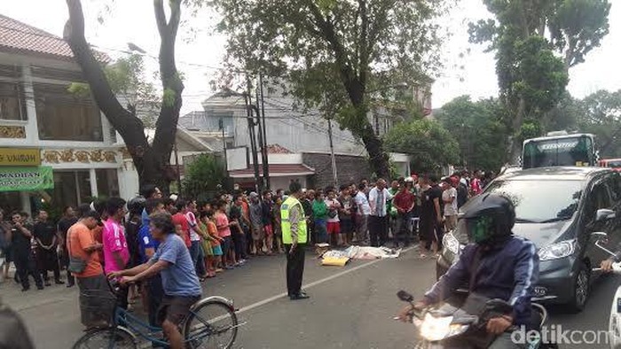 Metromini 75 Seruduk Penyeberang Jalan Hingga Tewas di Blok S