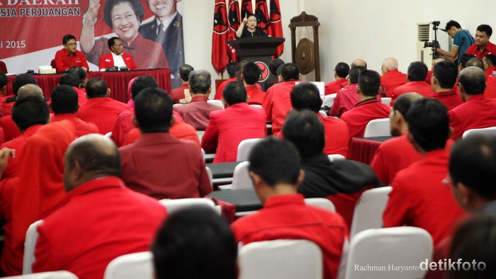 Elite PDIP: Menteri yang Mengata-ngatai Jokowi Harus Direshuffle!