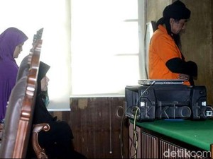 Istri Guru Ngaji Afif: Dana itu Bukan untuk Terorisme