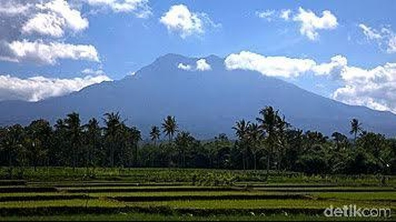 Status Siaga Gunung Raung dan Cerita tentang Mangkuk Raksasa Status Siaga Gunung Raung dan Cerita tentang Mangkuk Raksasa