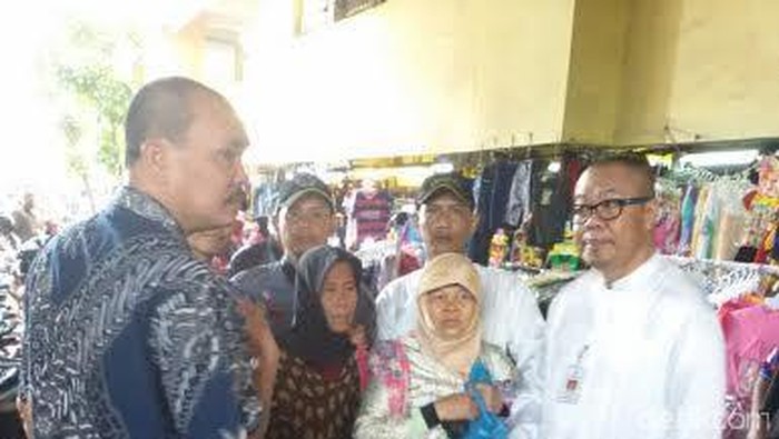 Dua Pengemis Paruh Baya Diamankan Sudinsos Jaksel di Pasar Cipulir