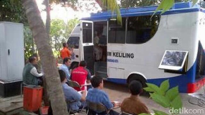 Warga Bekasi Senang Layanan  Samsat di CFD Diperpanjang