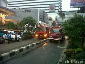 Kebakaran di PIK, Ruang Istirahat Karyawan Pabrik Jok Motor Ludes