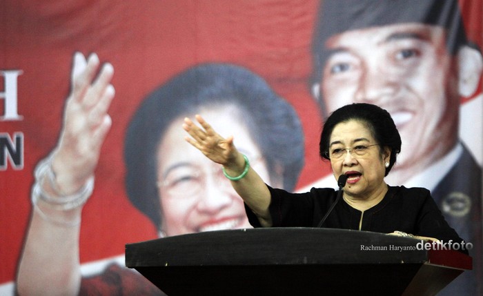 Ketua Umum PDIP Megawati Soekarnoputri membuka sekolah calon kepala daerah partainya di Kantor PDIP Lenteng Agung, Jakarta Selatan, Minggu (28/6/2015). Sekitar 70 calon kepala daerah menghadiri acara ini. Rachman Haryanto/detikcom.