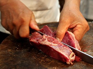 Polda Jabar Diminta Usut Peredaran Daging Sapi Mengandung Berbahaya