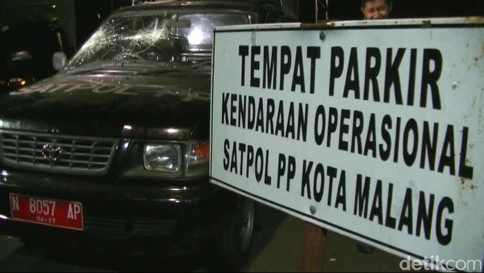 Enam Anggota Satpol PP Luka Saat Penertiban PKL di Malang