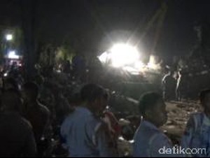 Warga Mulai Tinggalkan Lokasi Hercules Jatuh, Evakuasi Masih Berjalan