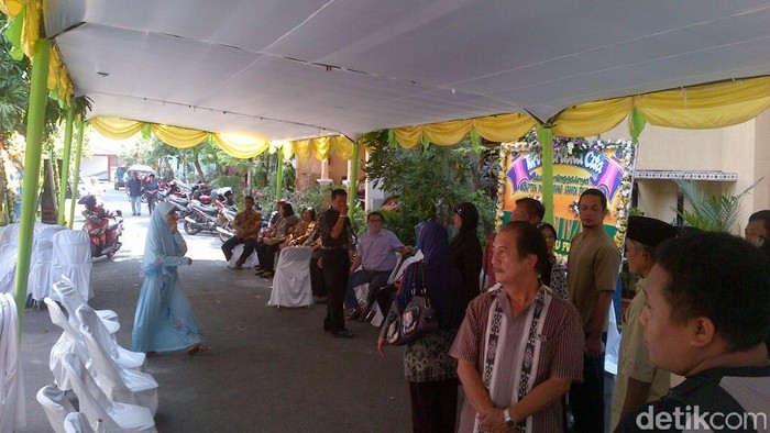 Keluarga Masih Menunggu Kedatangan Jenazah Pilot Sandy Permana