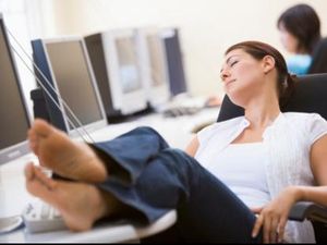 Apa Benar Tidur Siang Bermanfaat bagi Kesehatan?