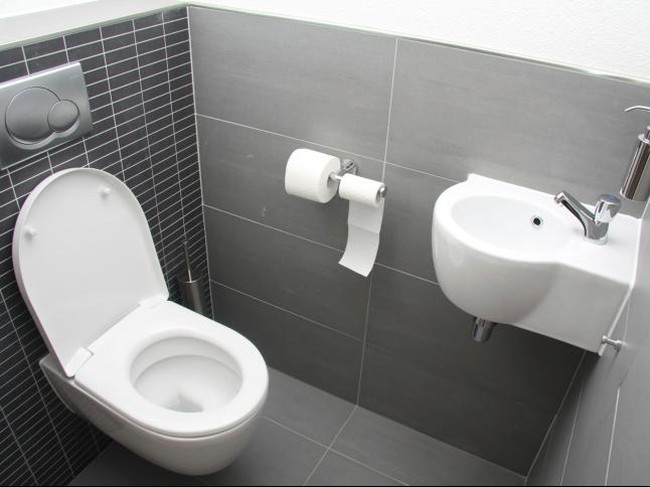 5 Penyebab Sering Buang Air Kecil di Tengah Malam