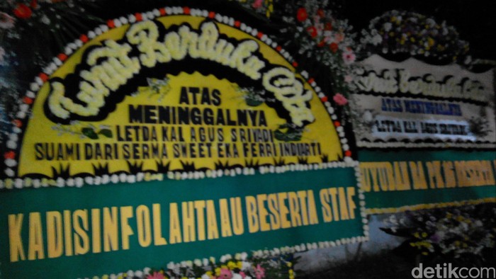 Belasan Karangan Bunga Penuhi Rumah Alm Letda Kal Agus Sriyadi