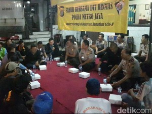 Sahur on The Road di Stasiun Jatinegara, Polisi Serukan Jaga Kamtibmas