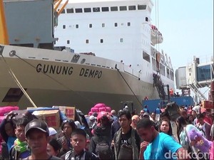 Arus Mudik di Pelabuhan Tanjung Perak Mulai Menggeliat