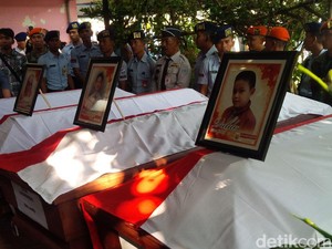 Buka Bersama TNI AL, Said Aqil Jadi Imam Salat Gaib untuk Korban Hercules