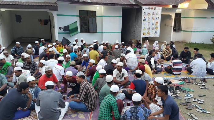 Buka Puasa Bersama Pengungsi Rohingya