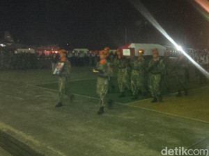 8 Jenazah Kru Lanud Abdulrachman Saleh Disemayamkan di Skadron Udara 32