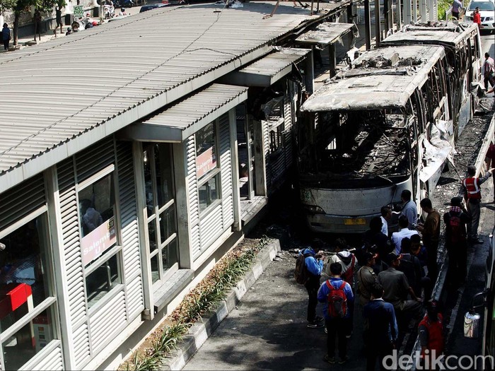 PT TransJ Akan Tarik Seluruh Bus Gandeng yang Dioperatori Lorena