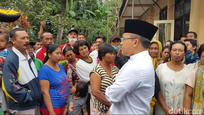 Kisah Mudik Bupati Anas dan Memori Masa Kecil