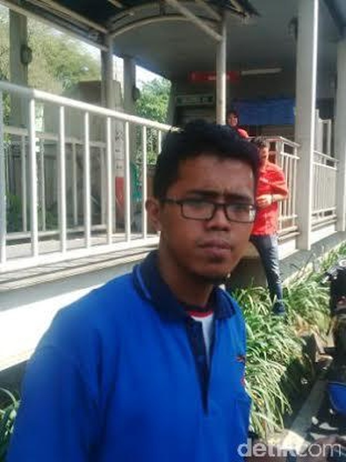 Ini Petugas Kebersihan yang Evakuasi Penumpang dari TransJ Terbakar
