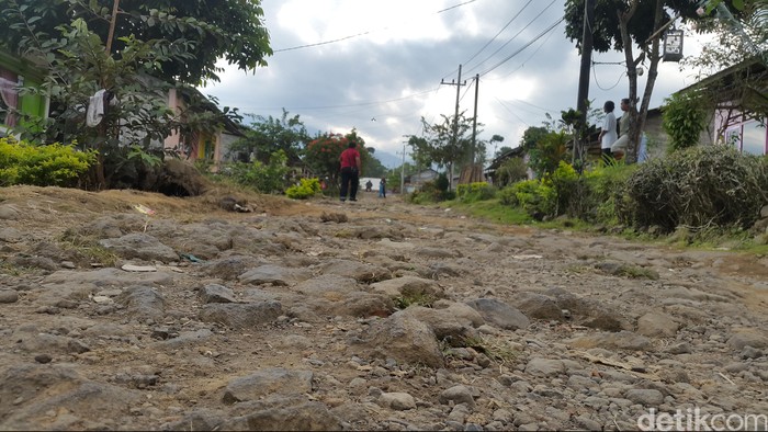 Bupati Anas Tagih Janji BNPB Perbaiki Jalur Evakuasi Gunung Raung