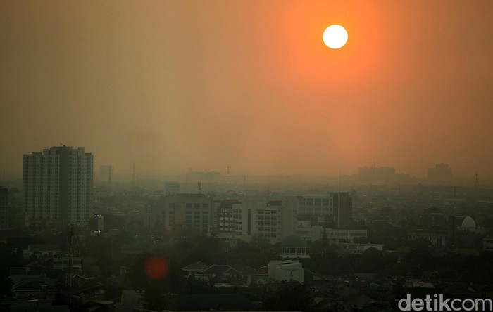 Matahari mau tenggelam. Foto: Rengga Sancaya Matahari mau tenggelam. Foto: Rengga Sancaya