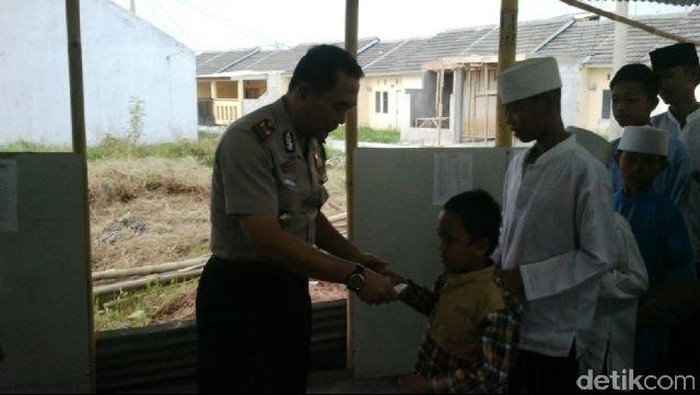 Rayakan HUT Polri, Polsek Sepatan Santuni Anak Yatim