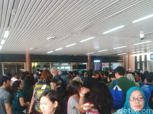 Customer Service Jadi Sasaran Kemarahan Calon Penumpang